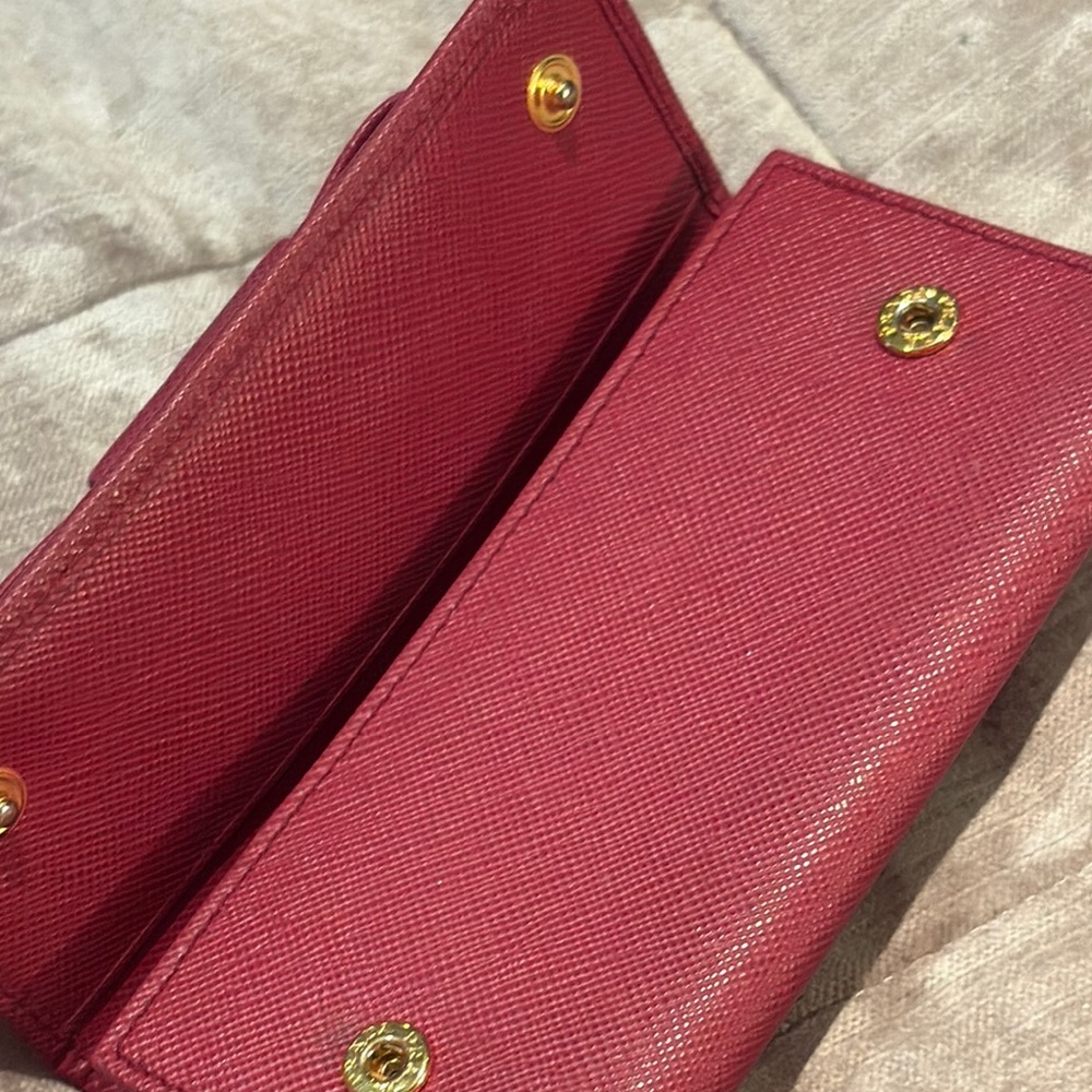 Prada Raspberry Pink Bow Santiago Leather Key Holder Gold Hardware - Picture 8 of 16